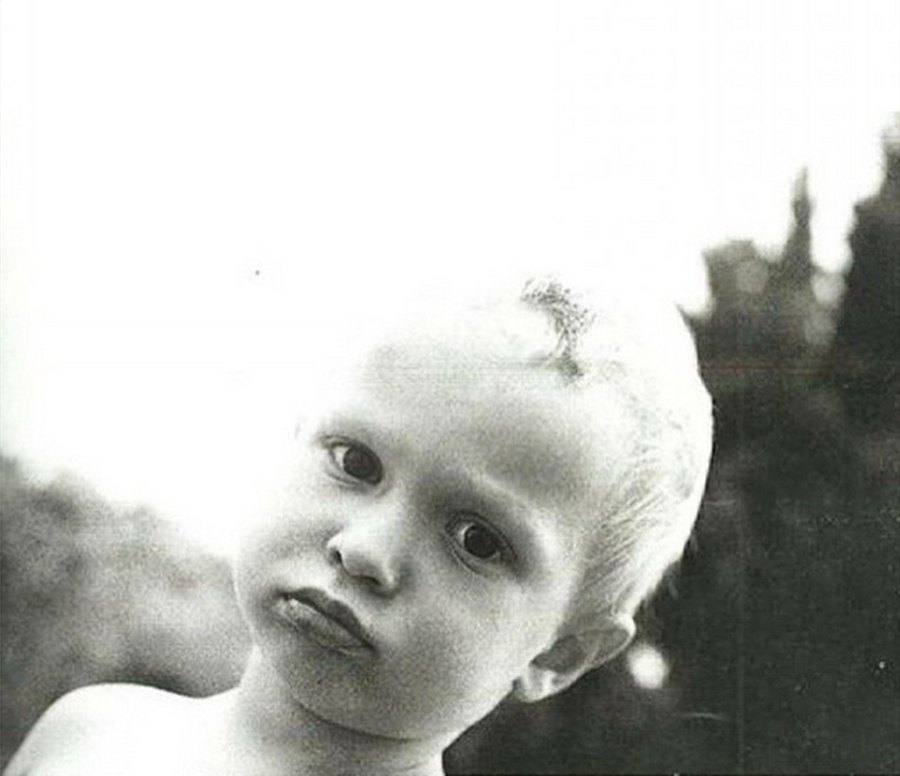 1421955927_ansel elgort tbt zoom c9f195f1 d358 4578 b770 695d8dd6ce4f