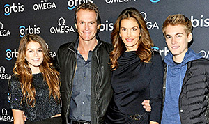 1423231979_cindy crawford family 300