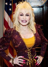 1425328725_dolly parton 402