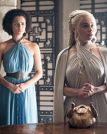 1429224912_nathalie emmanuel emilia clarke 441