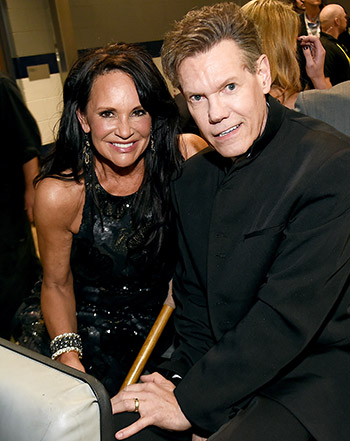 1429563624_randy travis 441