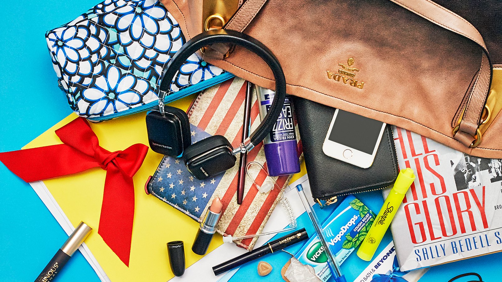 Find out what's in Maria Bartiromo's bag