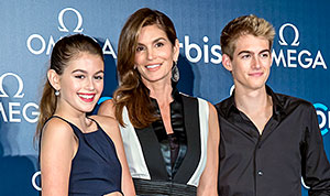 1434485676_kaia gerber cindy crawford 300