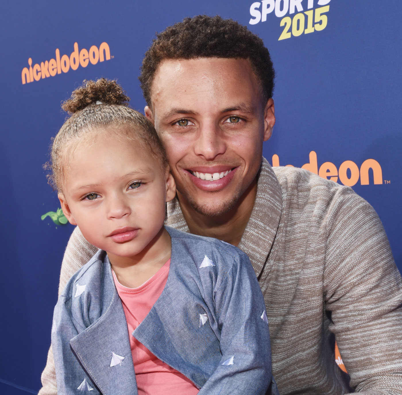 Steph Curry and his daughter, Riley Curry in 2015 & 2023 🥹❤️