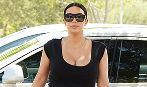 1440772167_kim kardashian curves 178