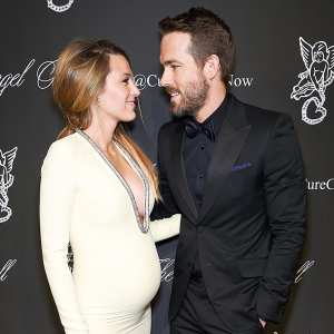 1441739612_blake lively ryan reynolds landing zoom 4d392e52 2c2d 4c6b a426 2491219edc48