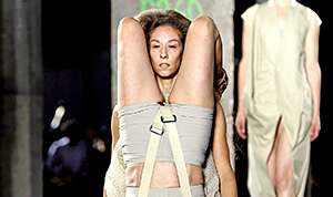 1443724564_rick owen paris fashion show 300