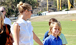 1445268198_gwyneth paltrow moses martin 300