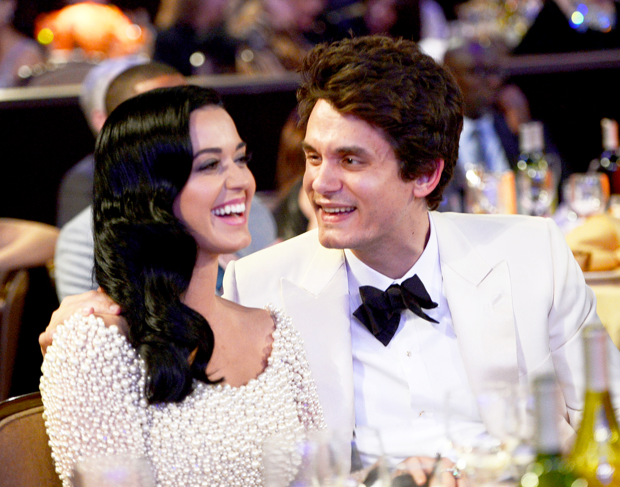 som är Katy Perry dating 2010Blaine Glee dating