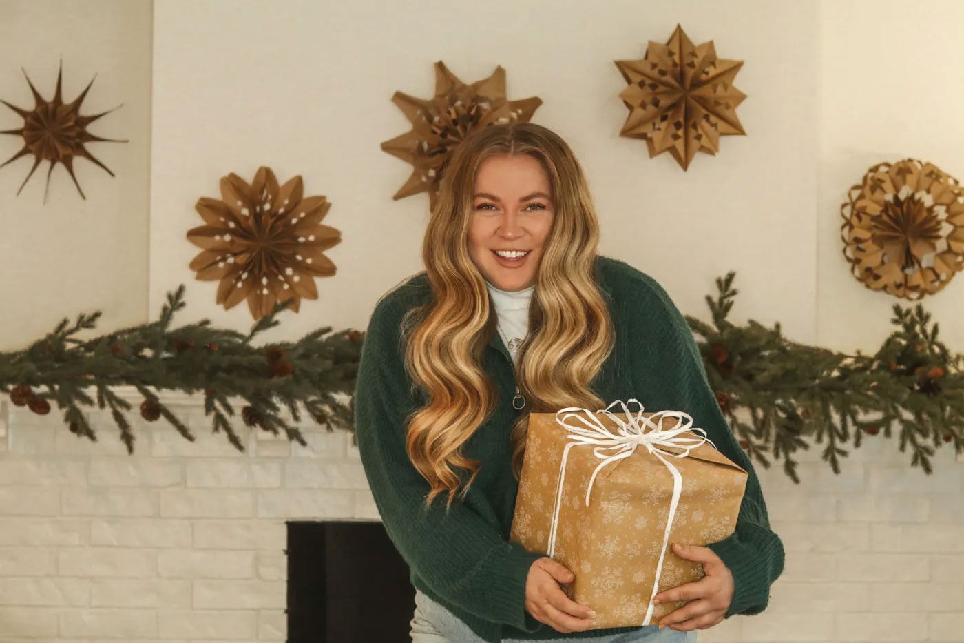 Wandering through a (Paper) Christmas: Influencer Shelby Orme Reveals Her Secrets for a Festive Paper-Centric Holiday