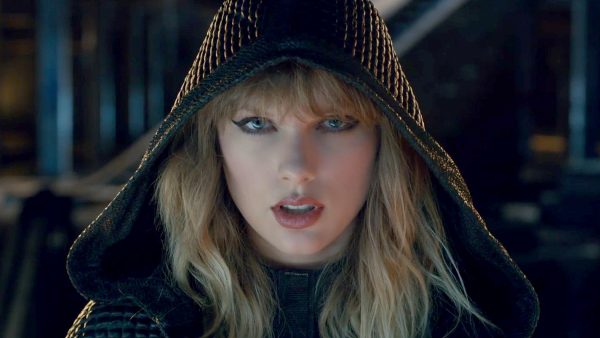Taylor Swift in "...Are You Ready For It?"