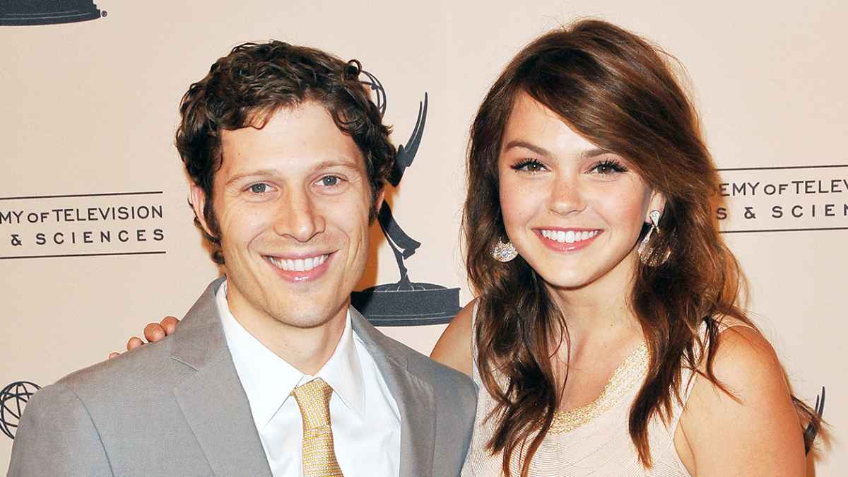 Zach Gilford Aimee Teegarden