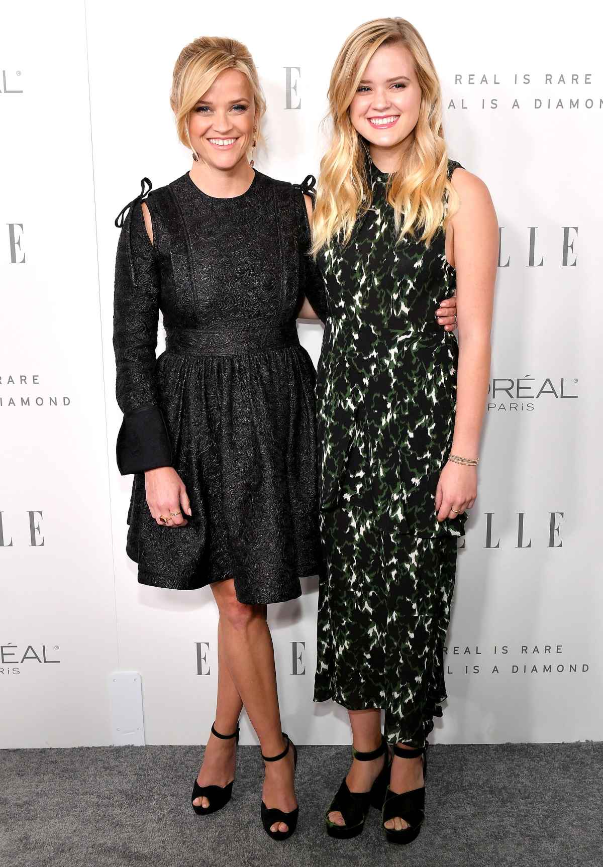 Reese Witherspoon And Daughter Ava Philippe Look Like Twins Pics