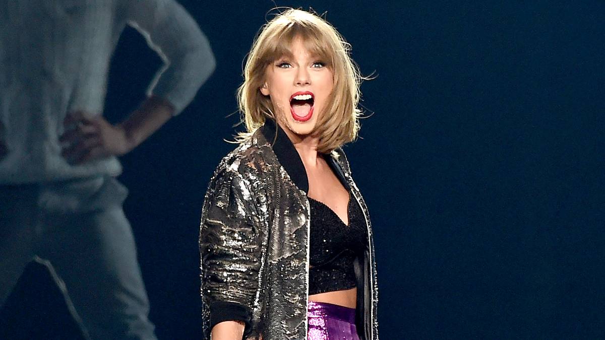 taylor-swift-cma-awards-2017