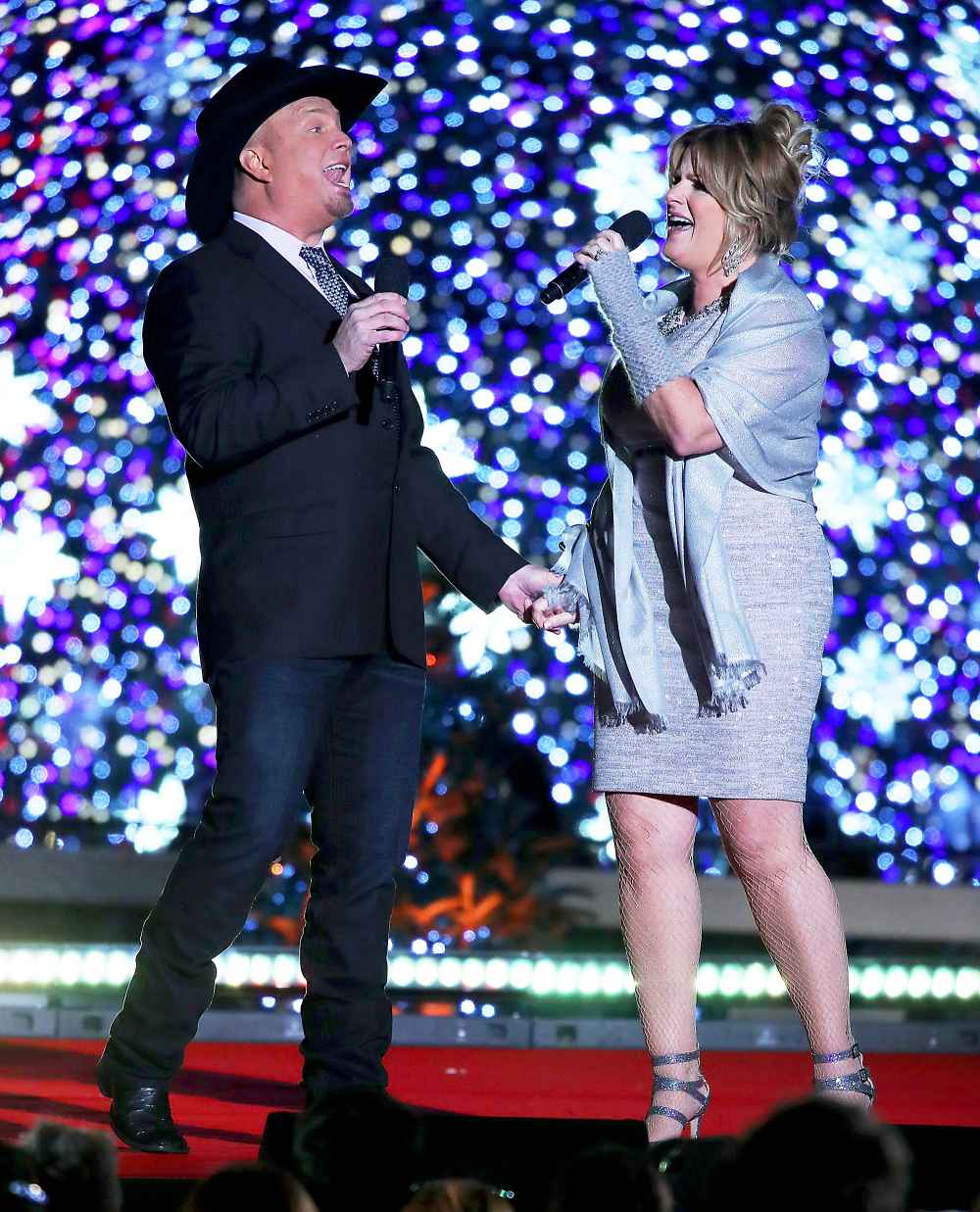 Garth Brooks and Trisha Yearwood perform during the the 94th annual National Christmas Tree Lighting Ceremony in Washington, DC.