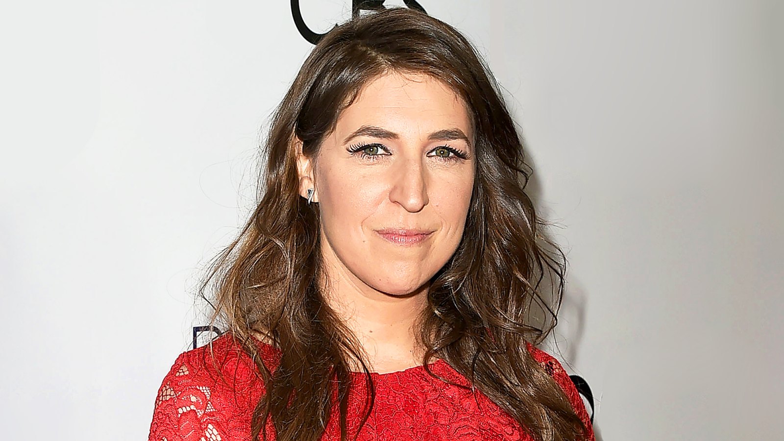 Mayim Bialik attends the People's Choice Awards 2017 at Microsoft Theater in Los Angeles, California.