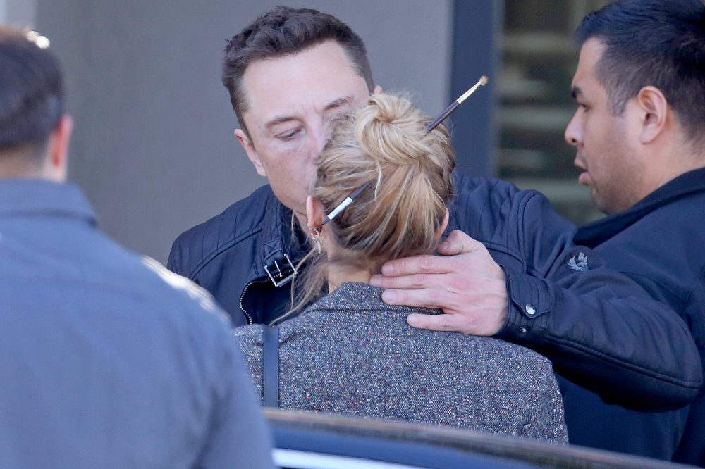 Elon Musk, Amber Heard, Kiss, SpaceX