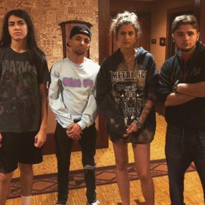 jackson-siblings-christmas