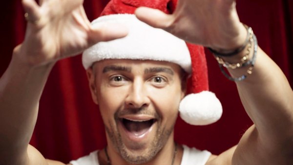 Joey Lawrence debuts 'Christmas Time' Music Video