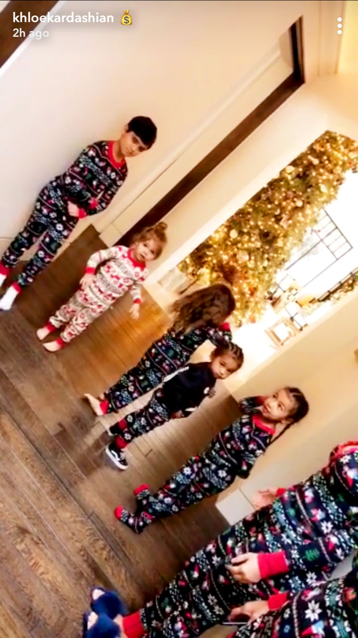 Kardashian-Snapchat-Christmas