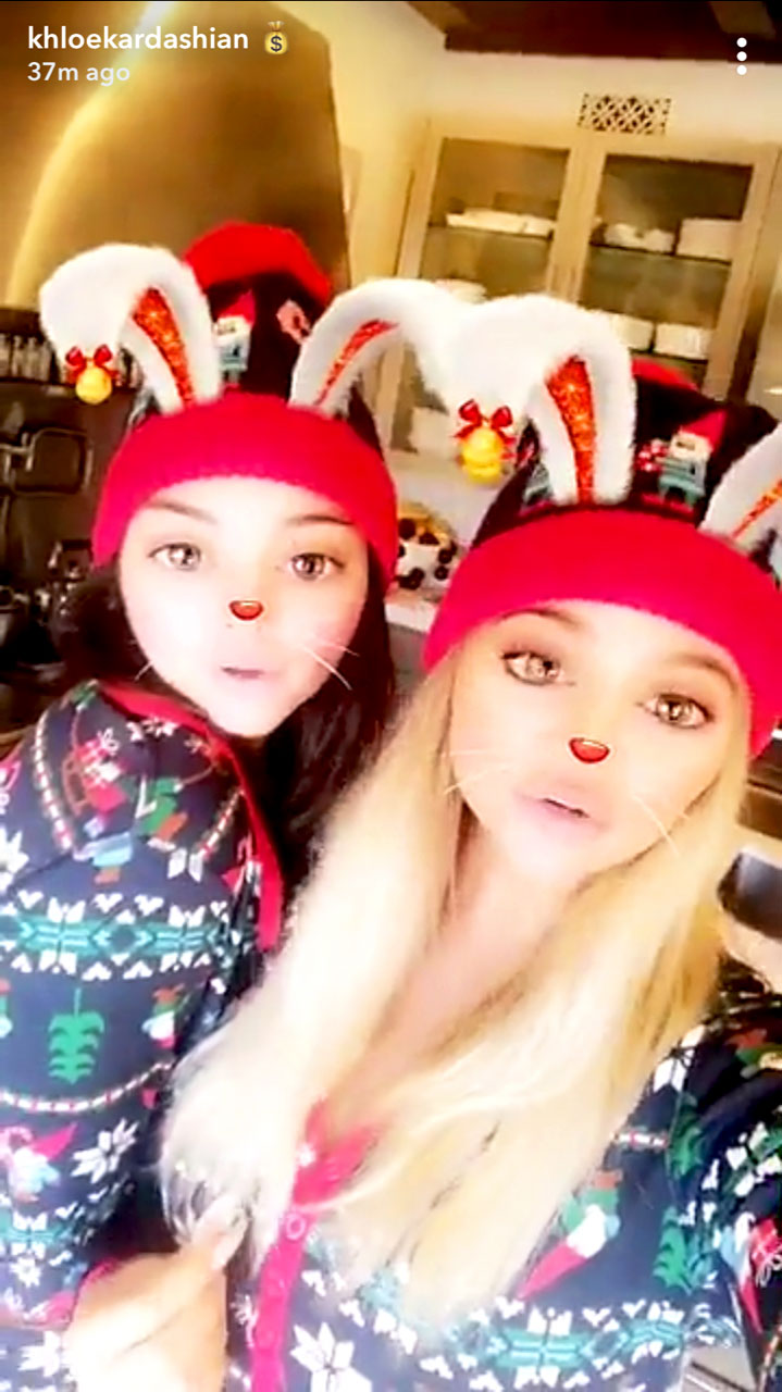 Khloe-Kardashian-Snapchat-Christmas