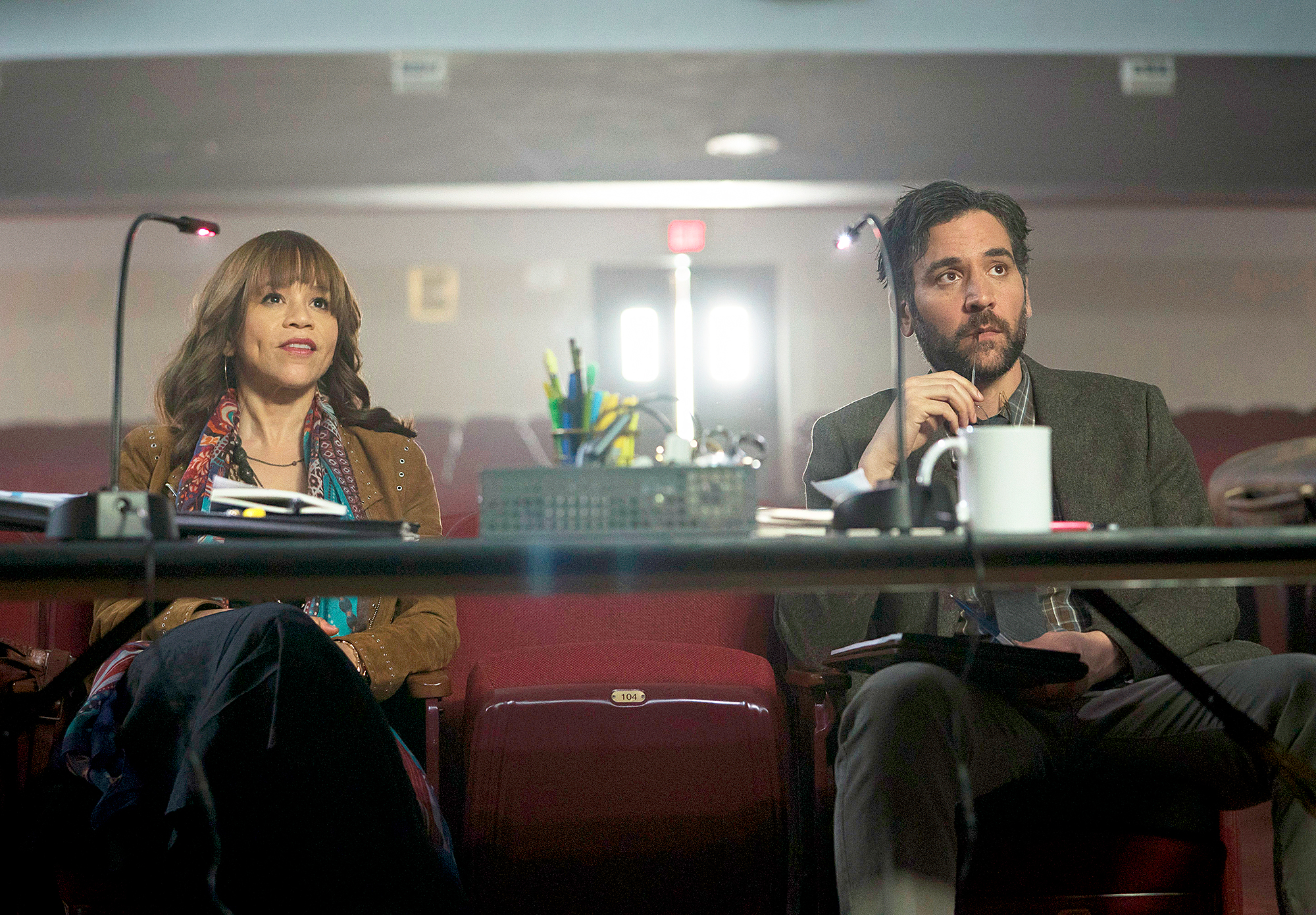 Rosie Perez as Tracey Wolfe and Josh Radnor as Lou Mazzuchelli on ‘Rise‘