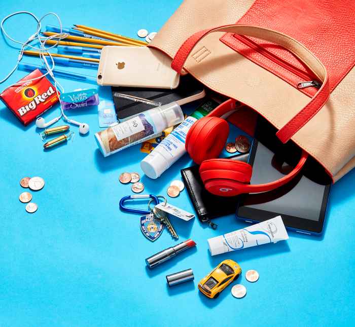 Kelli Giddish: What's in My Bag?
