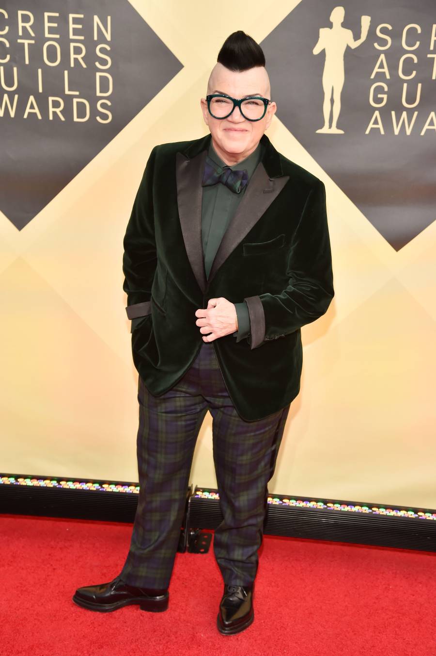 Lea DeLaria sags