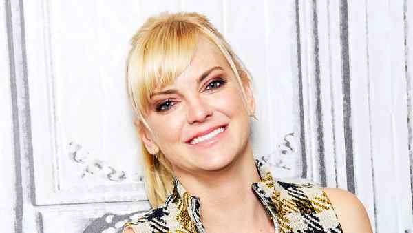Anna Faris visits Build to discuss her podcast 'Unqualified' in New York City.