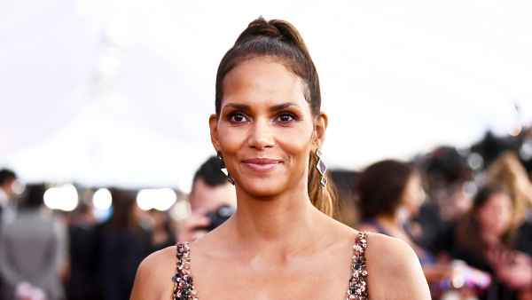 Halle Berry attends the 24th Annual Screen Actors Guild Awards at The Shrine Auditorium in Los Angeles, California.