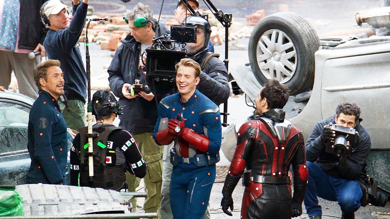 Robert Downey Jr Mark Ruffalo Chris Evans Paul Rudd filming Avengers 4