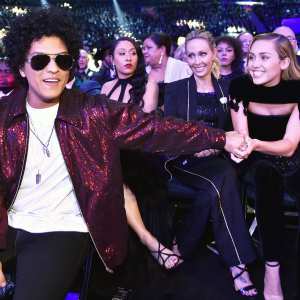 Bruno Mars Miley Cyrus Grammys 2018