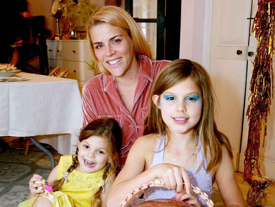 Cricket-Pearl-Silverstein,-Busy-Philipps,-and-Birdie-Leigh-Silverstein