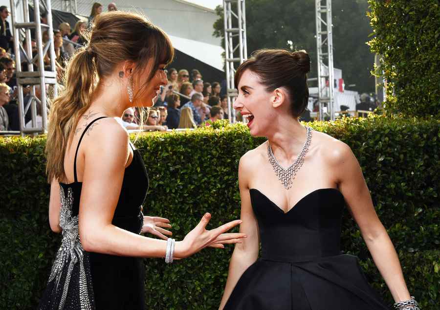 Dakota Johnson Allison Brie Golden Globes 2018