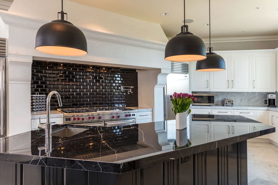 Dorit Kemsley mansion