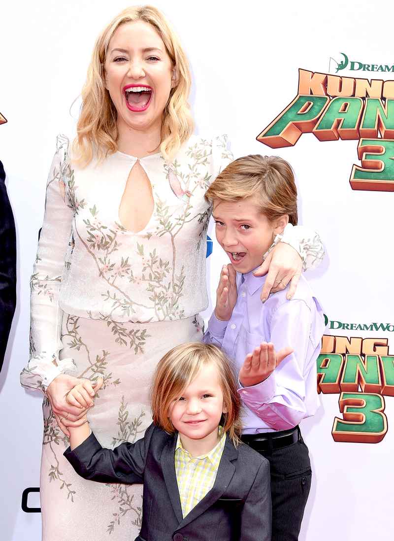 Kate-Hudson-(R)-with-sons-Ryder-Robinson-and-Bingham-Hawn-Bellamy