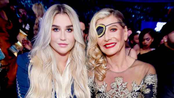 kesha-and-mom