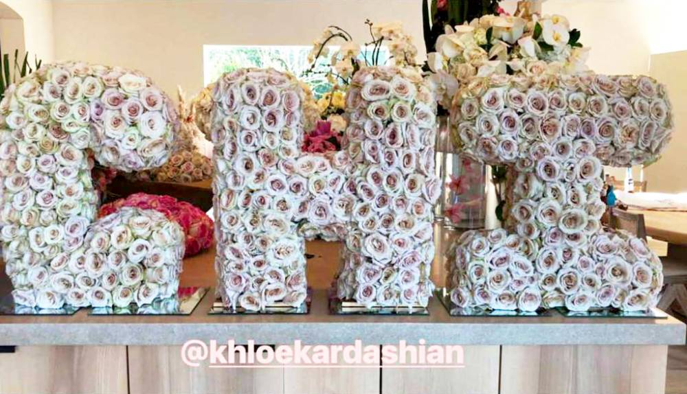 Kim Kardashian Khloe Kardashian Chi Flowers
