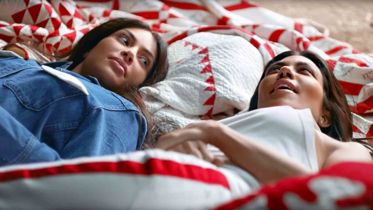 Kim Kardashian and Kourtney Kardashian in New Calvin Klein Campaign