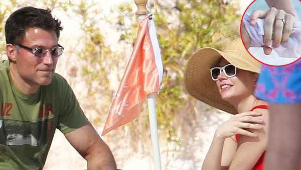 Michelle Williams Andrew Youmans Bahamas beach ring