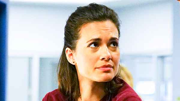 Torrey DeVitto as Natalie Manning and Nick Gehlfuss as Will Halstead on ‘Chicago MED‘