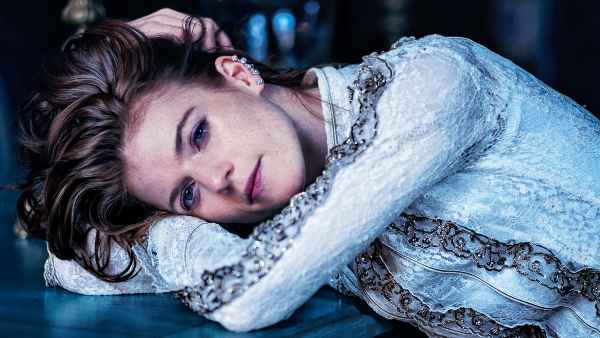 Rose Leslie Town & Country