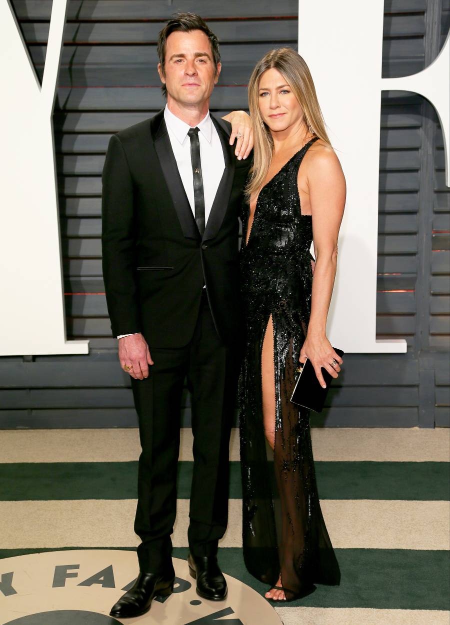 Jennifer Aniston and Justin Theroux attend the 2017 Vanity Fair Oscar Party hosted by Graydon Carter at Wallis Annenberg Center for the Performing Arts on February 26, 2017 in Beverly Hills, California.