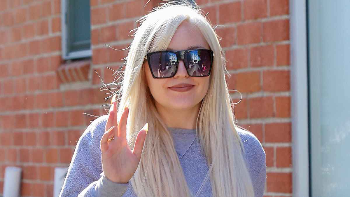 Amanda Bynes, Twitter, Girasol