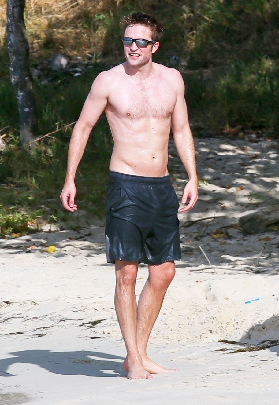 Robert Pattinson Body Shape - Physique