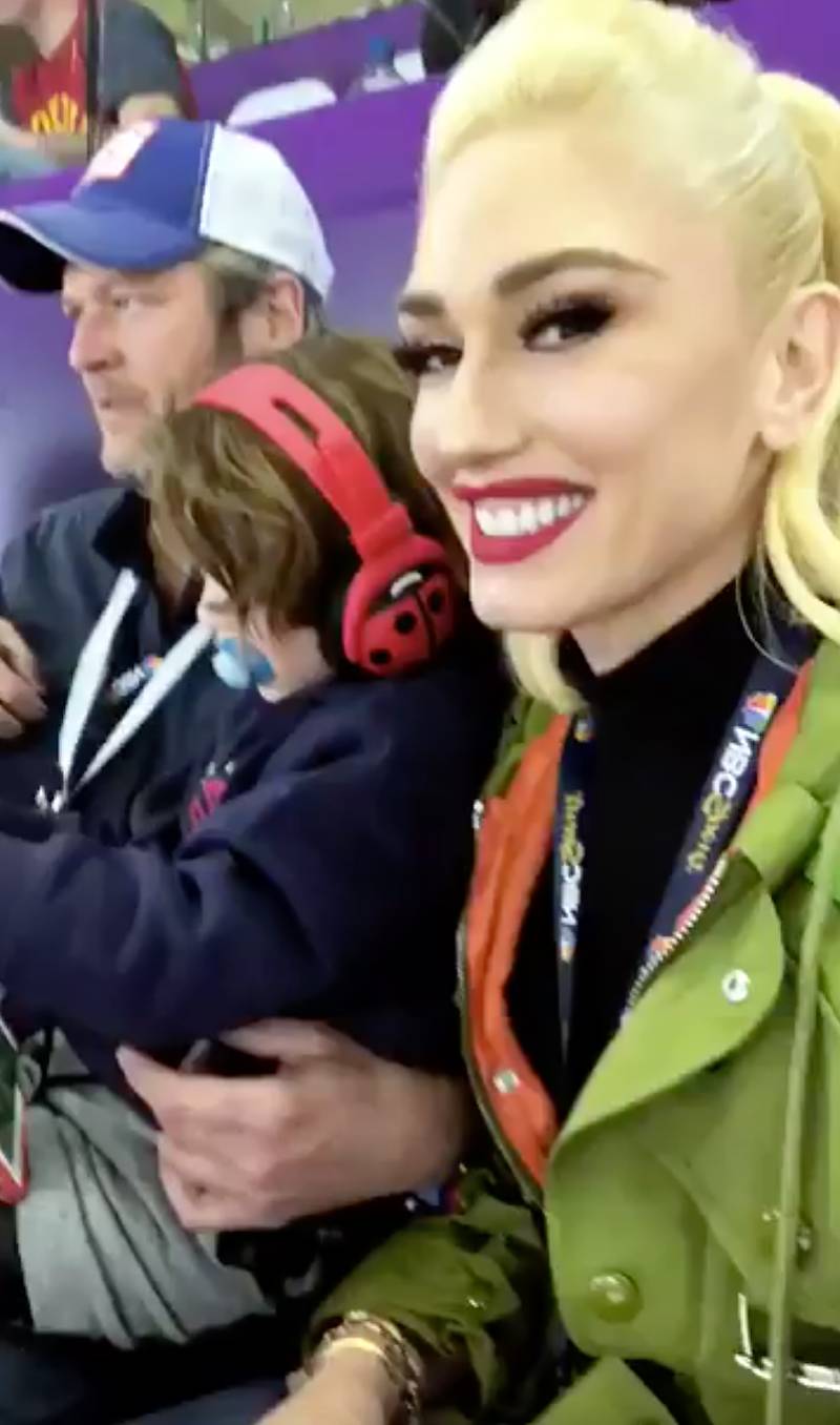 Gwen Stefani Blake Shelton Super Bowl