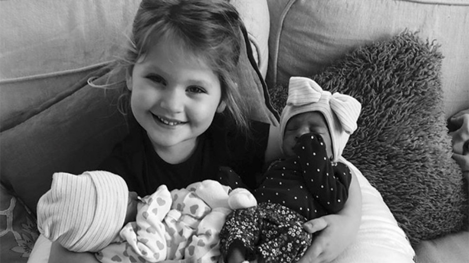 Hillary Scott introduces her twins.