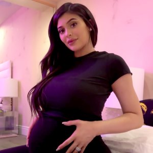 Kylie Jenner bump