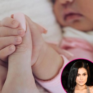 kylie-jenner-stormi-inset