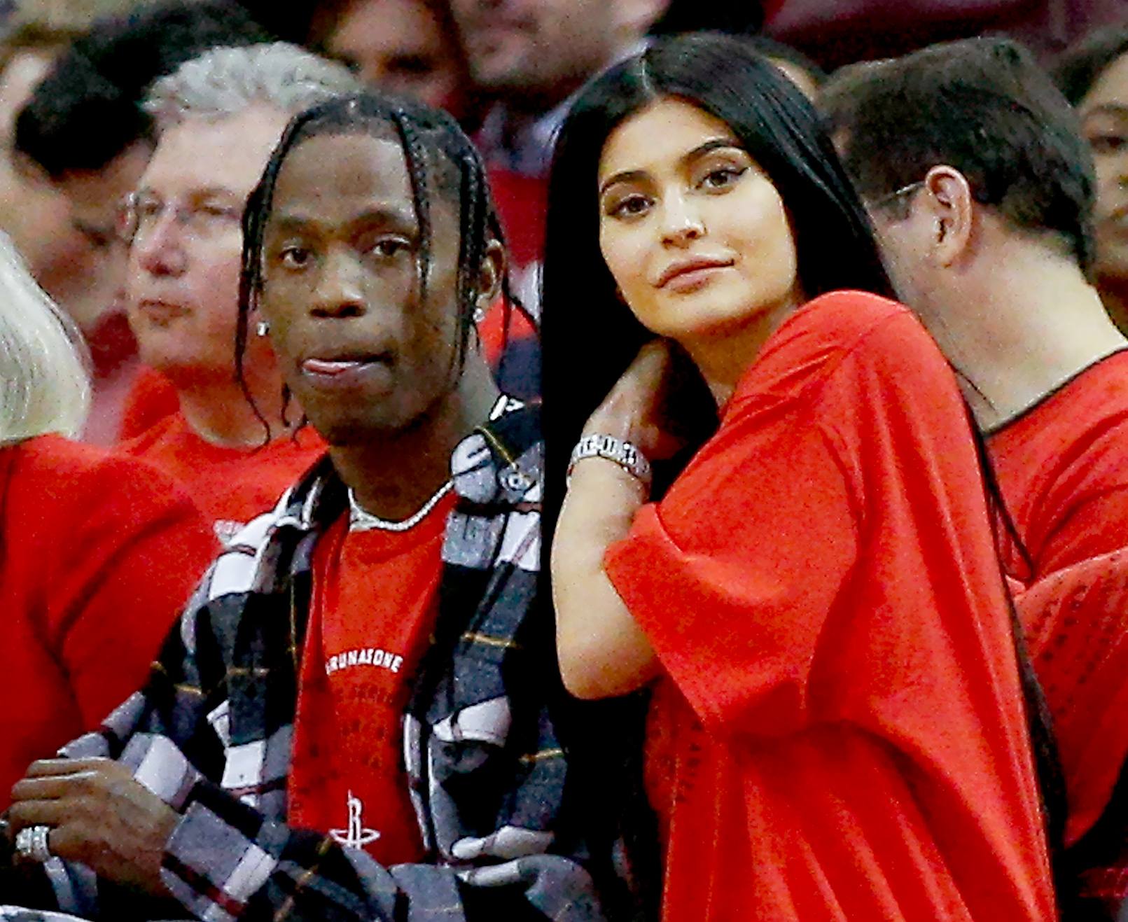 Travis Scott Tries To Get Kylie Jenner’s Attention – Daily Worthing